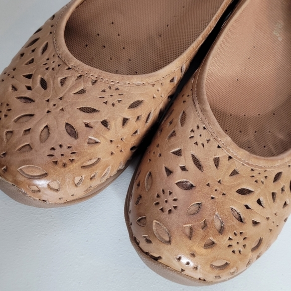 David Tate Sela Tan Laser Cut Ballet Flats - Size 11 WW - Picture 8 of 13